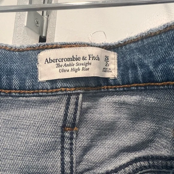 Abercrombie & Fitch | 90s Ankle Straight size 26R Ultra High Rise - Picture 2 of 5